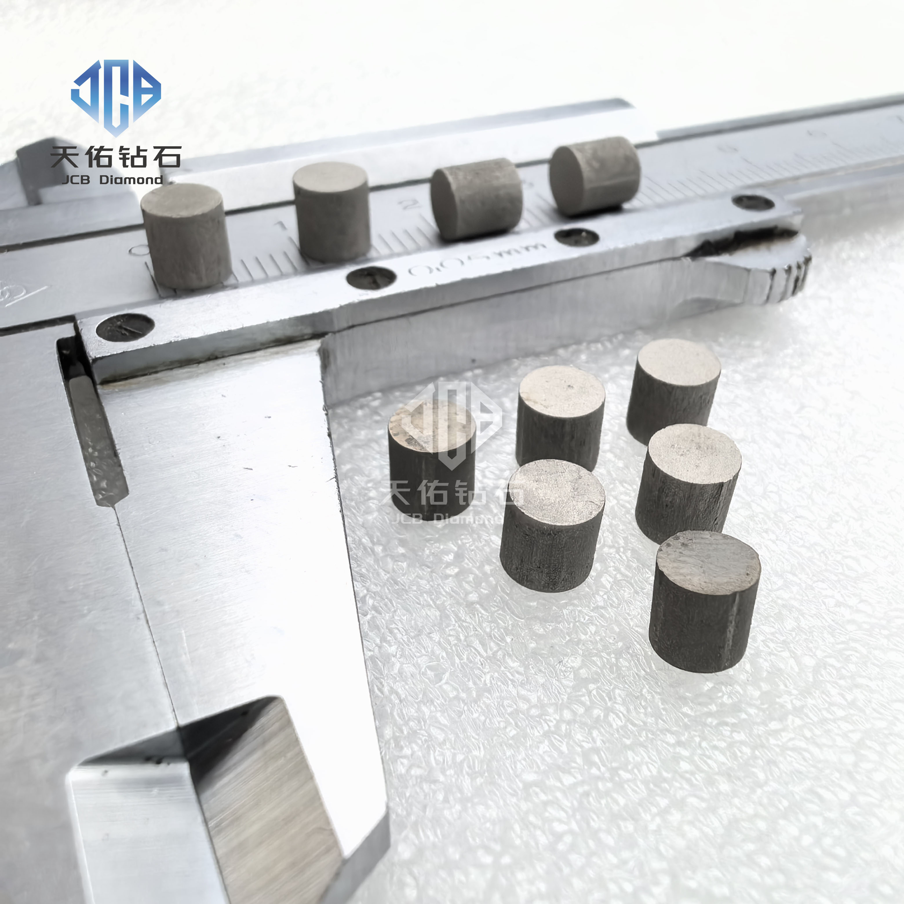 Твердосплавная вставка D5*5 мм с никелевым покрытием