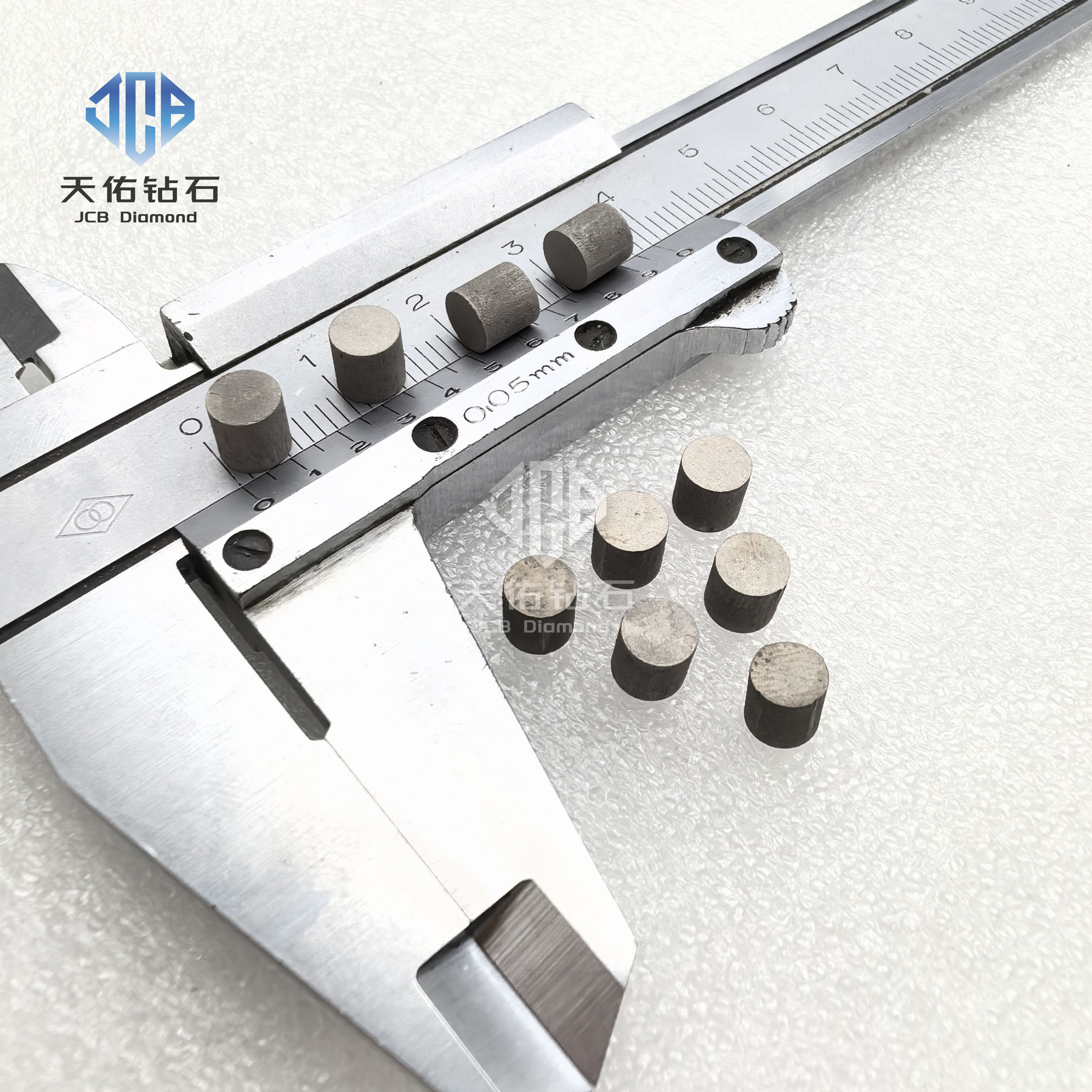 Твердосплавная вставка D5*5 мм с никелевым покрытием