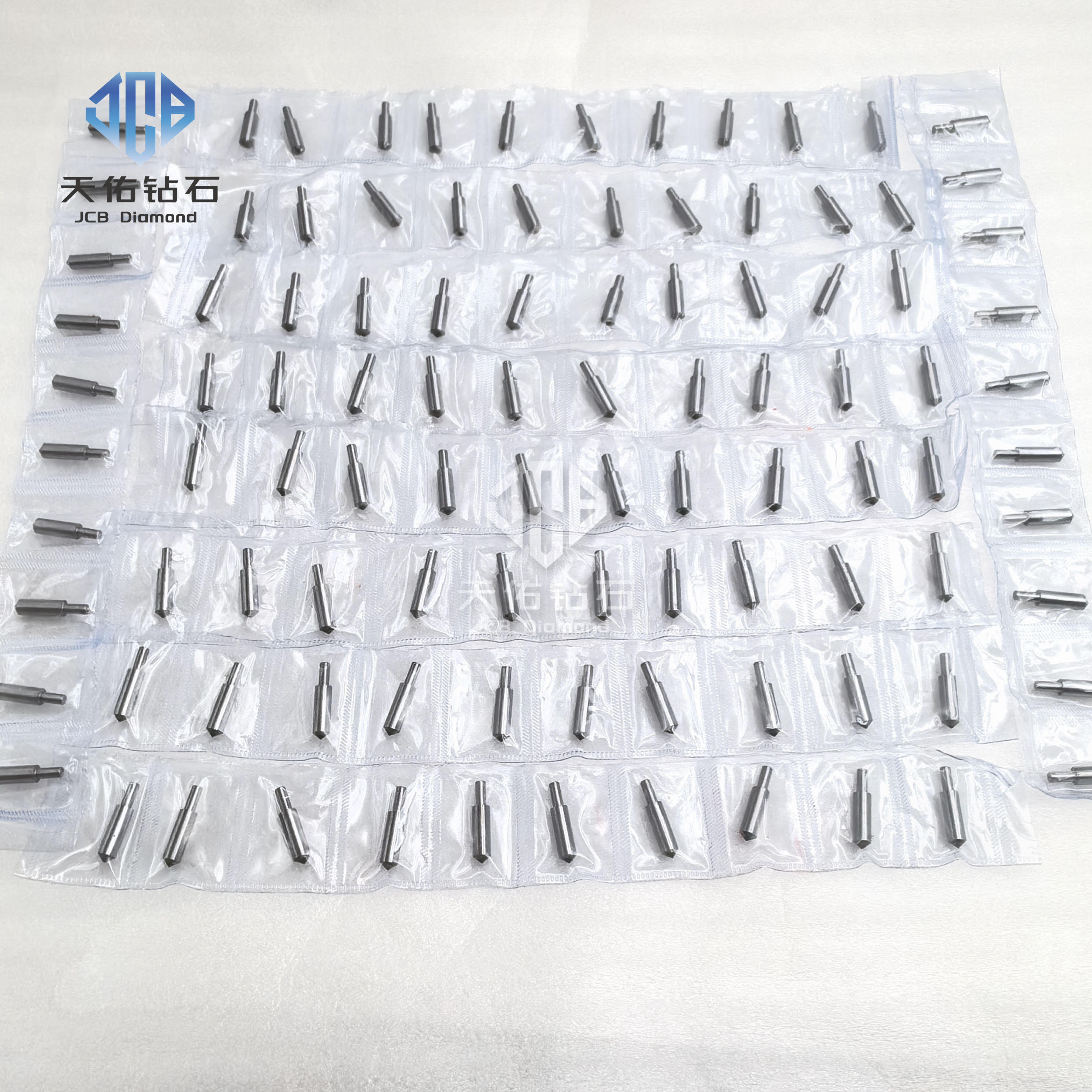 Инструменты для гравировки монокристаллов весом 0,11–0,15 карата