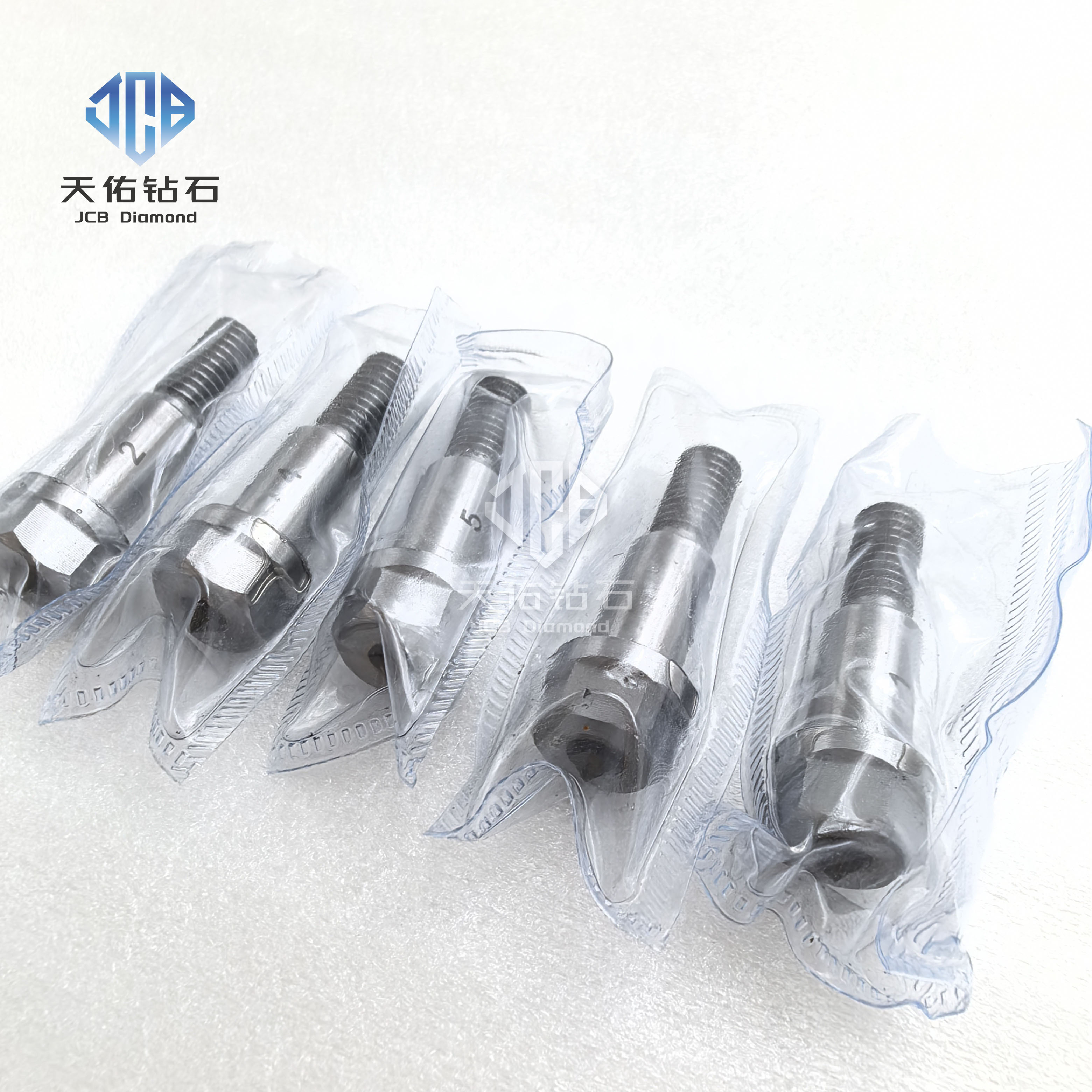 Твердомеры для монокристаллов весом 0,85–0,9 карата